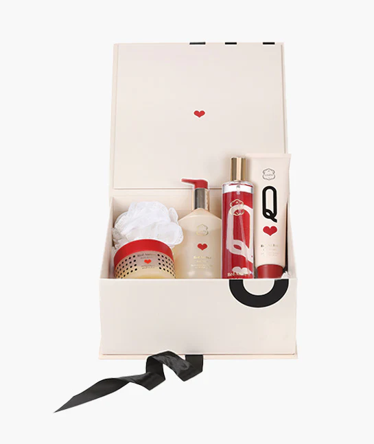 Queen of Hearts Luxe Gift Set - Image 2